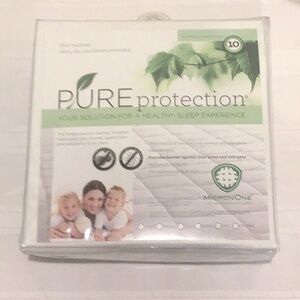 Mattress Cover - White size king sealed